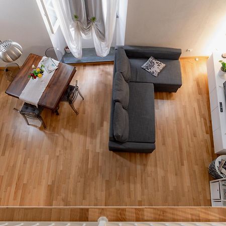La Casa Di Cristina Apartment Лука Екстериор снимка